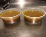 Une image de l'étape 1 de Bouillon aux deux oignons et curry.