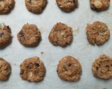 Foto langkah ke 4 dari resep Almond Oatmeal Cookies.