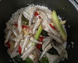 Foto langkah ke 3 dari resep Nasi liwet teri (ricecooker).