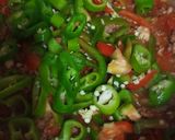 A picture of step 6 of Qeema macroni.