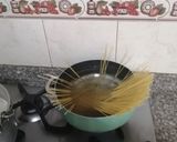Foto del paso 1 de la receta: Espaguetis en salsa de tomate