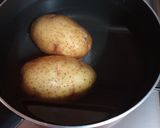 Foto langkah ke 2 dari resep Kentang ayam brokoli panggang.
