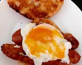 A picture of step 5 of My Sausage & Poached Egg on a 🥯.
