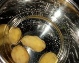 Foto langkah ke 1 dari resep Kroket kentang 🥔 isi sosis dan abon.