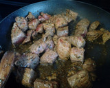 Foto del paso 2 de la receta: Ternera marinada y salteado de verduras con salsa de soja