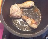 Foto del paso 1 de la receta: Muslos de pollo con pimiento rojo