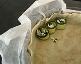 Foto del passaggio 5 della ricetta Torta salata con zucchine e feta