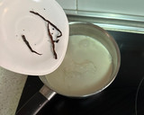 Foto del paso 3 de la receta: Panna cotta de vainilla con coulis de frambuesas
