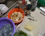 Foto langkah ke 2 dari resep Spaghetti creamy dengan udang dan jamur champignon.