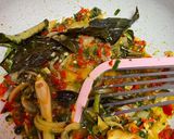 Foto langkah ke 4 dari resep Tumis Daging Sliced Pedas.