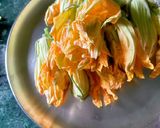 A picture of step 1 of Pumpkin Flower Chops.