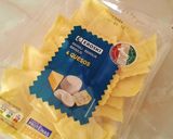 Foto del paso 3 de la receta: Raviolis fritos a los cuatro quesos