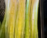 A picture of step 3 of Oven roasted leek.