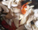 Foto del paso 2 de la receta: Garbanzos con setas y pimiento de piquillo