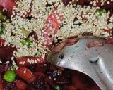 A picture of step 4 of Bread Upma with beetroot & sesame seeds.