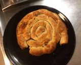 Une image de l'étape 7 de Escargot feuilleté portionnable aux saucisses, tapenade noire et emmental.