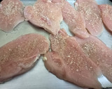 Foto del paso 1 de la receta: Pechugas de Pollo Napolitanas Fácil y Saludable