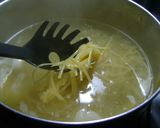 Foto del paso 3 de la receta: Tallarines aglio olio de la nona
