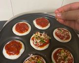 મિની ઉત્તપમ પીઝા (Mini Uttapam Pizza Recipe in Gujarati) રેસીપી સ્ટેપ4ફોટો