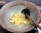 Foto langkah ke 1 dari resep Udang Saos Padang.