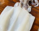 Hình bước làm 1 của món Mực Lá Nha Trang xào dứa