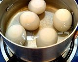 Hình bước làm 1 của món Trứng vịt lộn um bầu