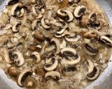 Foto del paso 2 de la receta: Portobellos con cebolla y ajo al champán