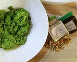 Foto del passaggio 3 della ricetta Gnocchi di broccoletti con noci zenzero e curry