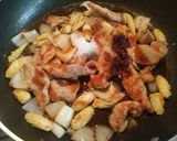 รูปขั้นตอนการทำที่ 3 ของ หมูผัดน้ำพริกเผา