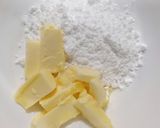 Foto del paso 2 de la receta Galletitas pepas con mermelada de fresa
