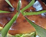 Foto langkah ke 5 dari resep Matcha Burnt Cheesecake.