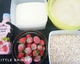 Foto langkah ke 1 dari resep Strawberry Smoothie.