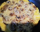 Une image de l'étape 2 de Omelette aux champignons et emmental.