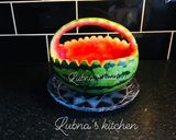 A picture of step 4 of HOW TO MAKE A WATERMELON BASKET:.