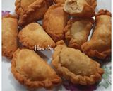A picture of step 11 of Jau Gok Peanut Puff Dumpling.