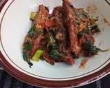 Foto langkah ke 7 dari resep Ikan Keranjang Bumbu Tomat.