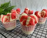 Foto langkah ke 6 dari resep Bolu Kukus Mekar Merah Putih.