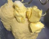 Foto langkah ke 2 dari resep Cinnamon Rolls Cream Cheese Frosting.