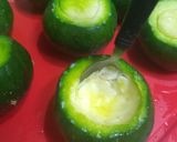 Foto del paso 3 de la receta: Zapallitos rellenos con salchichas.👩🏼🍳💯☺️