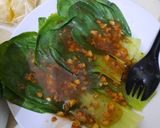 Foto langkah ke 2 dari resep Tumis Pakcoy Bawang Putih.