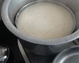 A picture of step 7 of Gujarati kadhi and sooji dhokla.