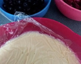Foto del paso 14 de la receta: 🍰Tarta de crema 🍦 y frutos del bosque 🍓🌳