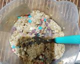 Foto del paso 2 de la receta: Galletas de avena y chips de colores