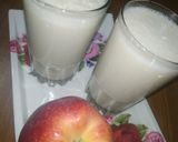 A picture of step 3 of Apple Banana shake.