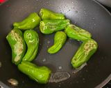 A picture of step 3 of Japanese style padron peppers with soy sauce and sugar 🫑 - Batch cooking idea 💡.