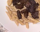 A picture of step 5 of Garlic parm pasta steak.