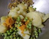 A picture of step 2 of Aloo Samosa.