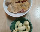 ~蒜頭蛤蠣雞湯~的食譜步驟1照片