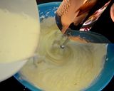 Foto langkah ke 4 dari resep Putu Ayu 2 Telur Super Lembut.