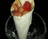 A picture of step 7 of Apple strawberry cone.